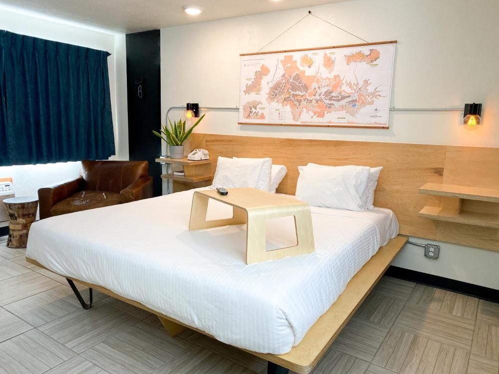 Standard King Room - Pet Friendly interior